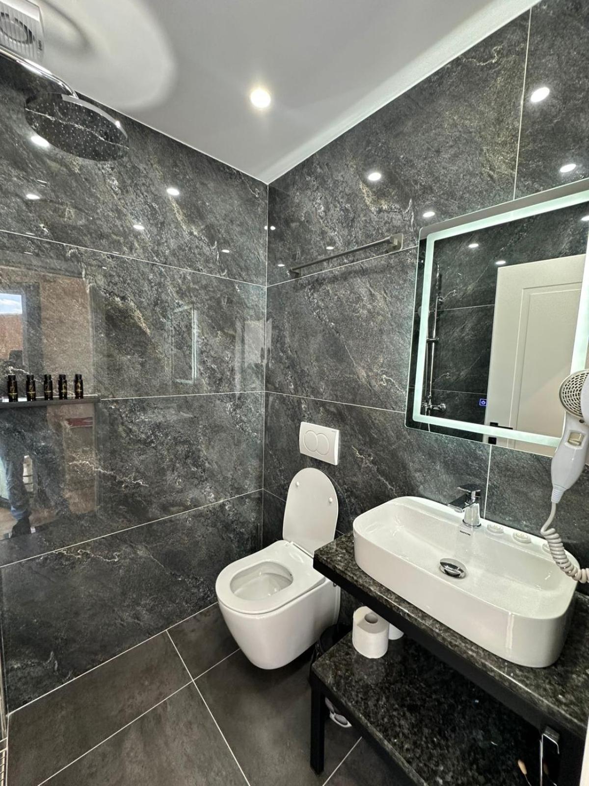 Hotel Europa Krujë מראה חיצוני תמונה