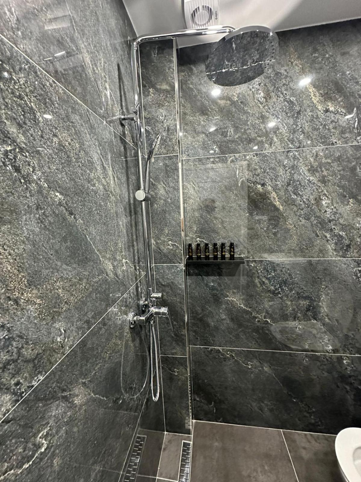 Hotel Europa Krujë מראה חיצוני תמונה